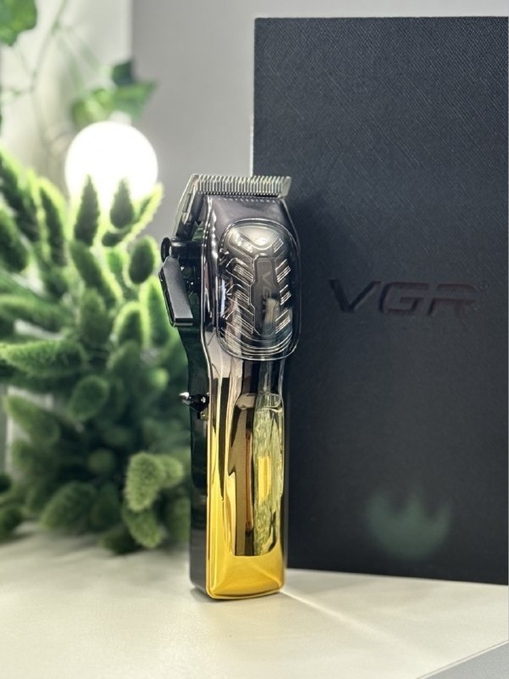 VGR V-654 — машинка для стрижки